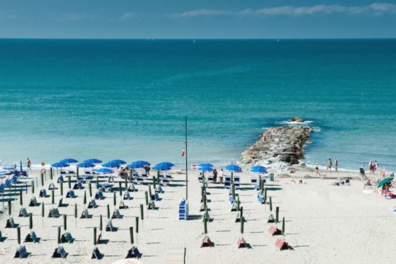 Casa Vacanze Ilaria Apartman Ceparana Kültér fotó
